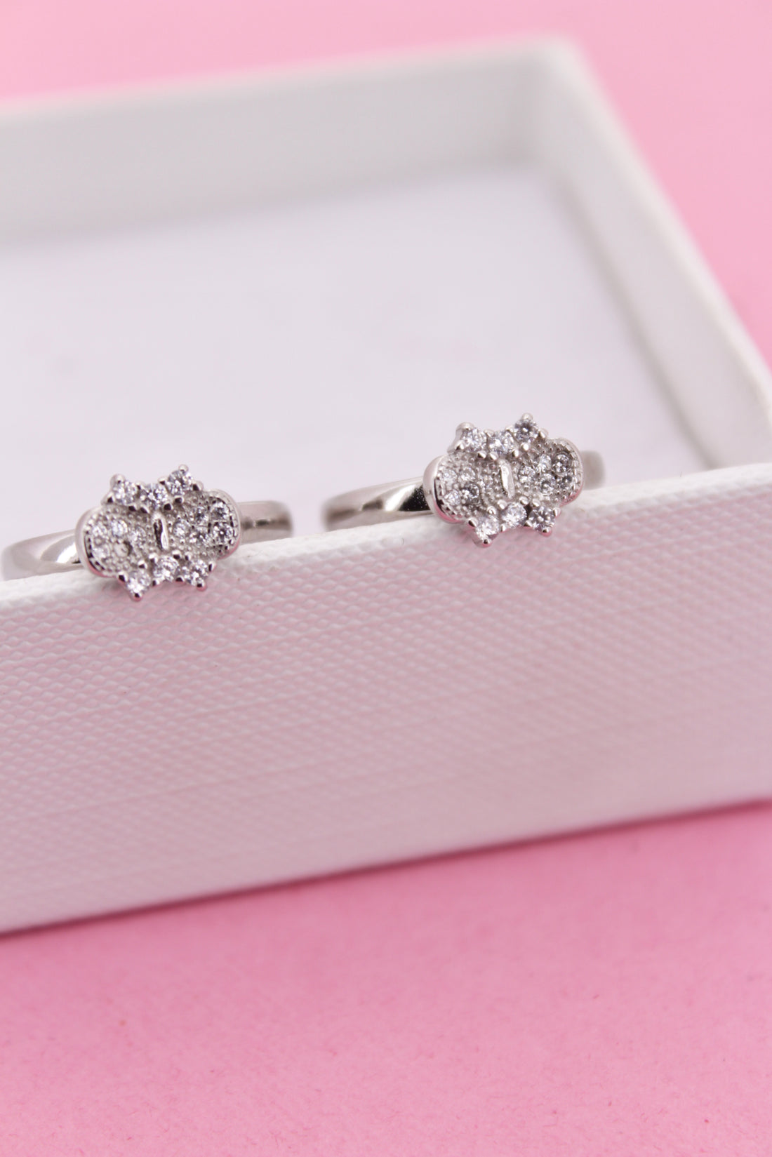 The trinity toe rings