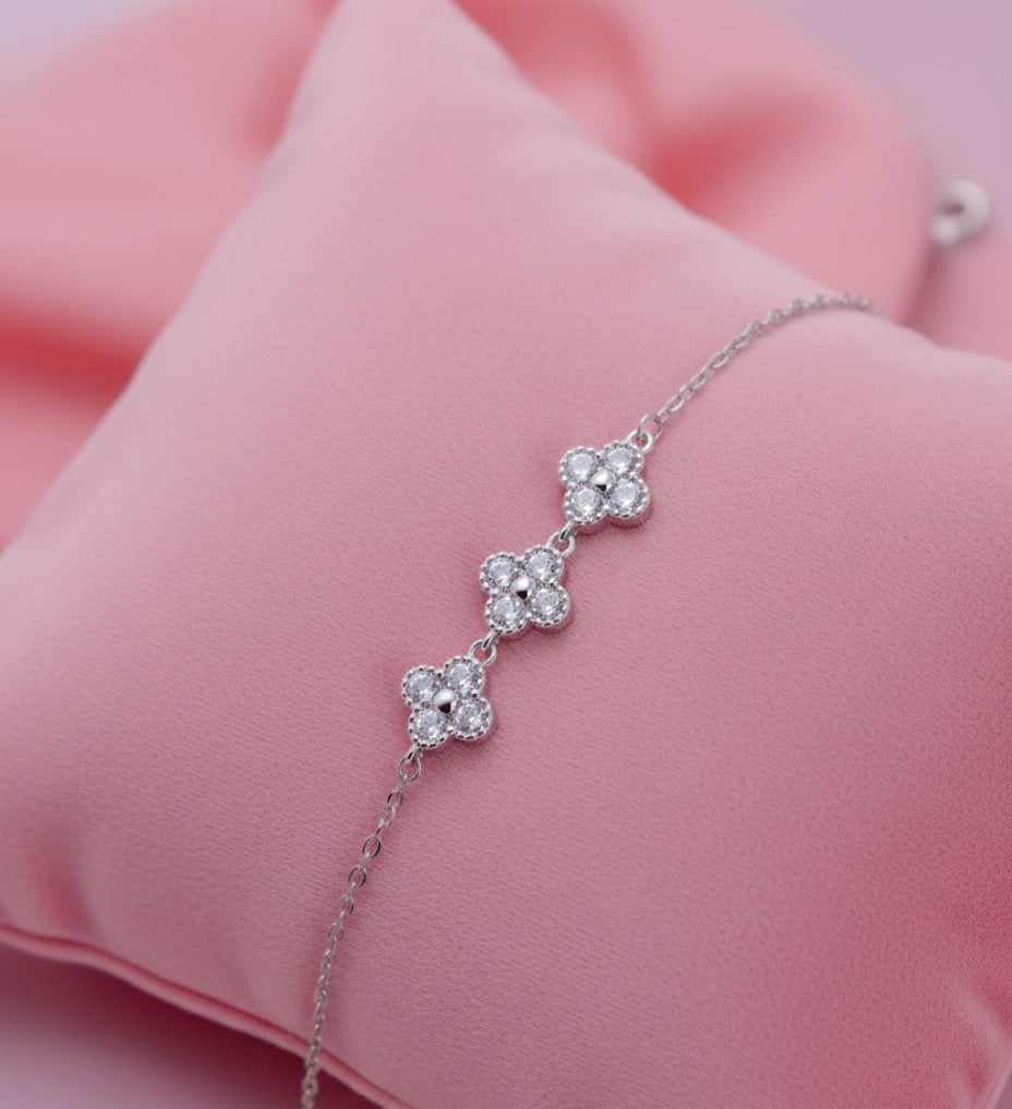 Lucky links Bracelet