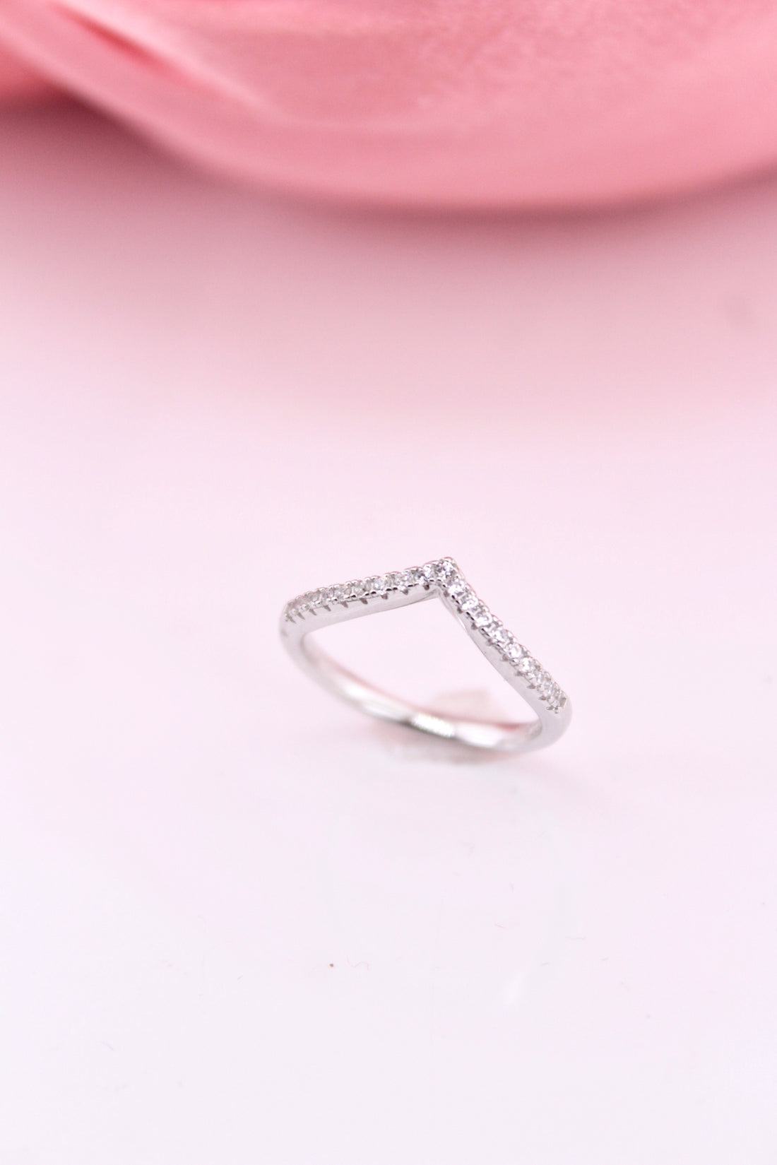 V Line Sparkle Ring